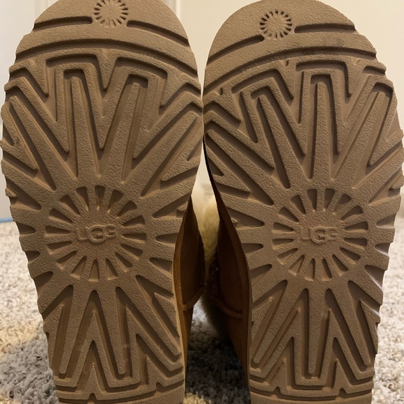 Fluffy Uggs - Picture 5 of 6